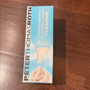 Peter Thomas Roth Water Drench Cleanser - Blue and White